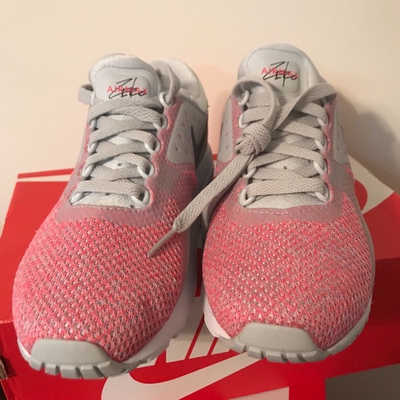 🆕Women's/Girls Nike Air Max Zero SE -Size 7y/8.5w - Picture 6 of 8